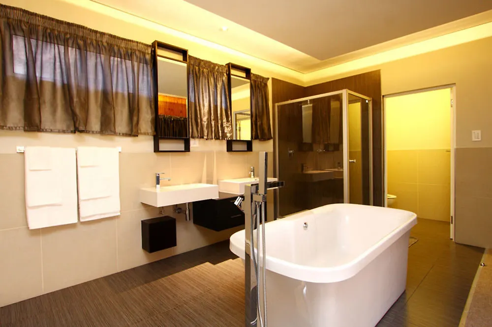 Apostle'S Edge Villa Camps Bay